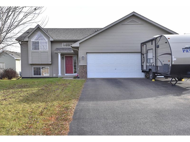 1505 Sun Bird Ln, Faribault, MN 55021