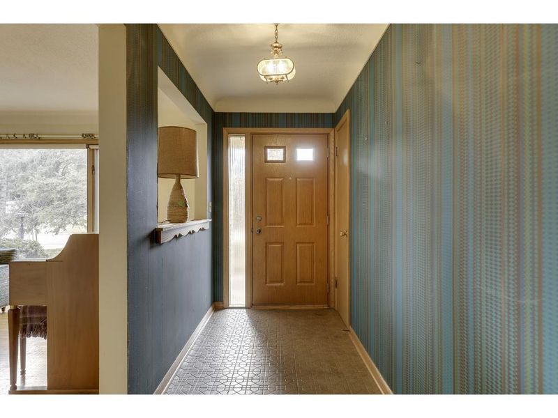 2521 Snelling Curve, Roseville, MN 55113