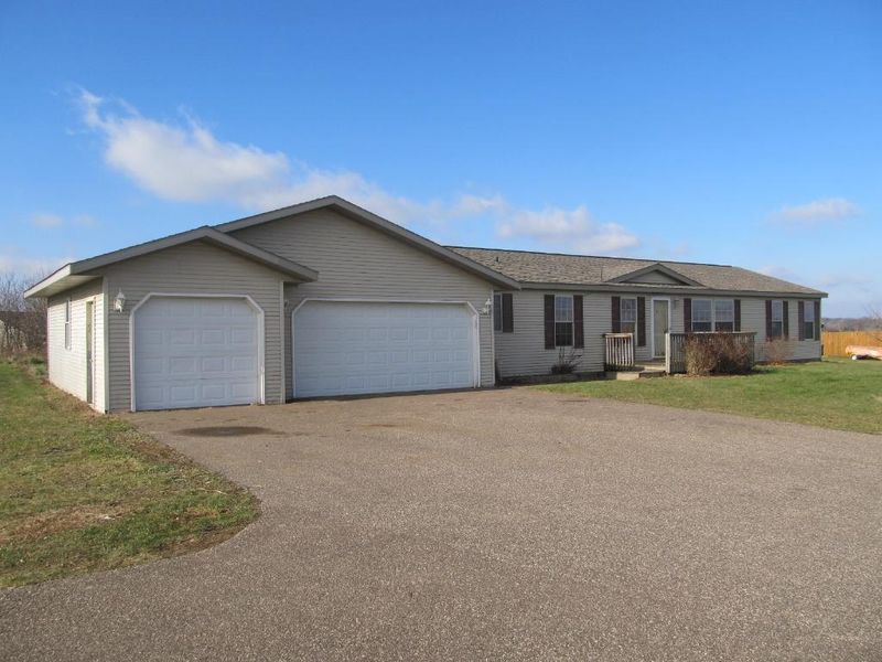 4873 Star Ridge Rd, Eau Claire, WI 54703