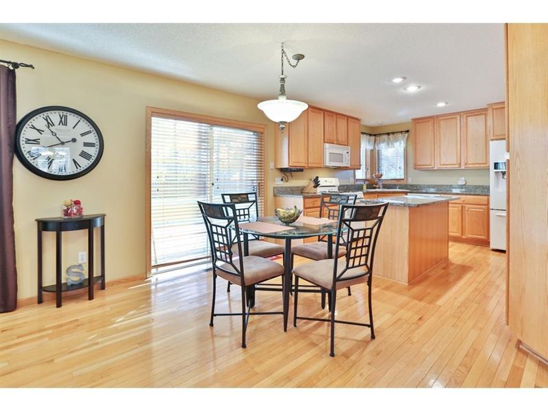4761 Brooke Ct, White Bear Lake, MN 55110