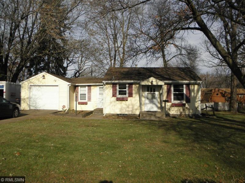 631 NE 53rd Ave, Fridley, MN 55421