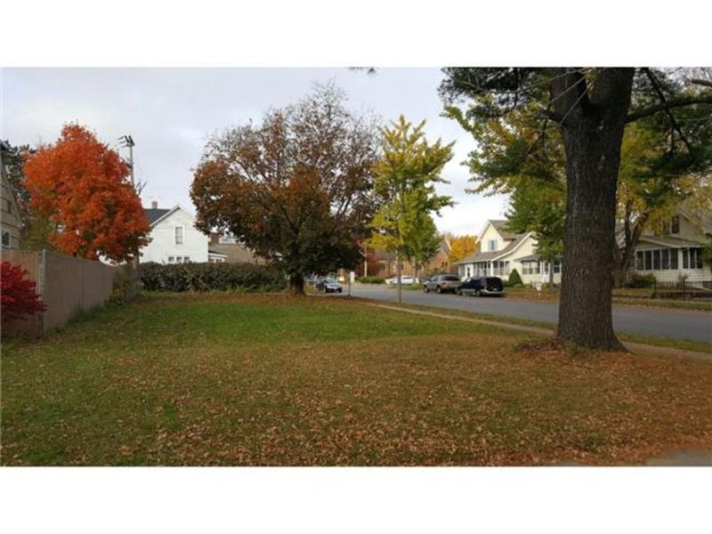 1175 Earl St, Saint Paul, MN 55106