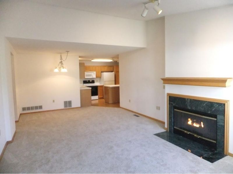 544 Mission Hills Dr, Chanhassen, MN 55317