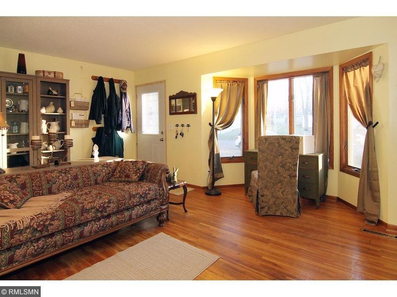 109 Twinkle Ter, Circle Pines, MN 55014