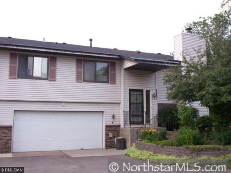 4482 Clover Ln #B, Eagan, MN 55122