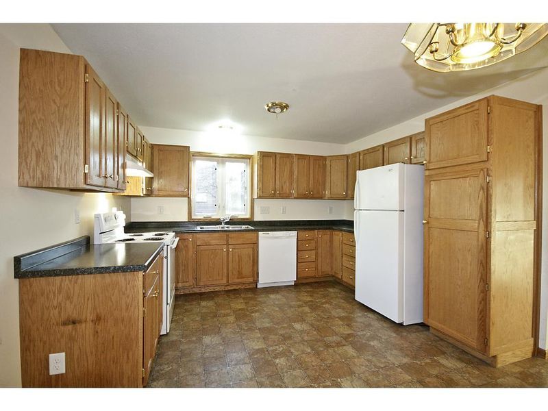 701 Herbert St, Stewart, MN 55385
