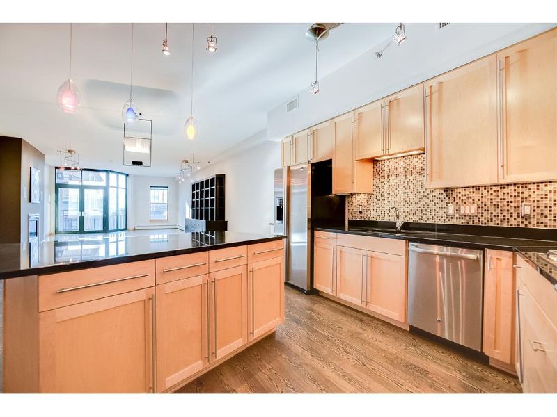 408 N 1st St #610, Minneapolis, MN 55401