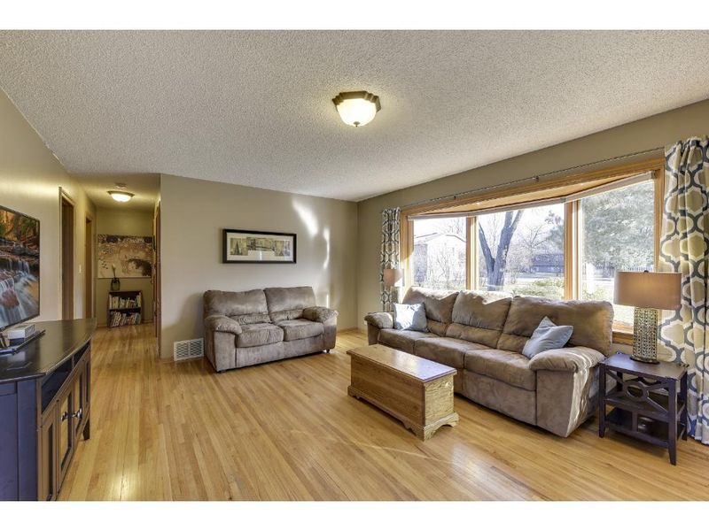 11887 Virginia Ave N, Champlin, MN 55316