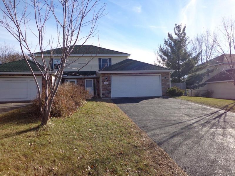 6779 Sherwood Rd, Woodbury, MN 55125