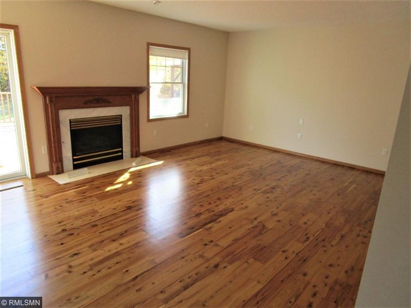 122 Sunset Dr, Henderson, MN 56044