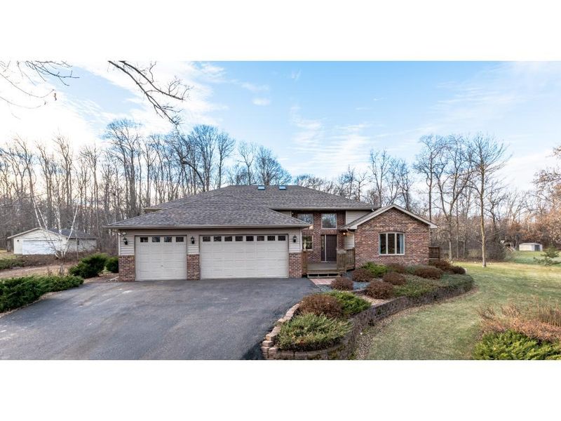 27018 Bayshore Dr, Isanti, MN 55040