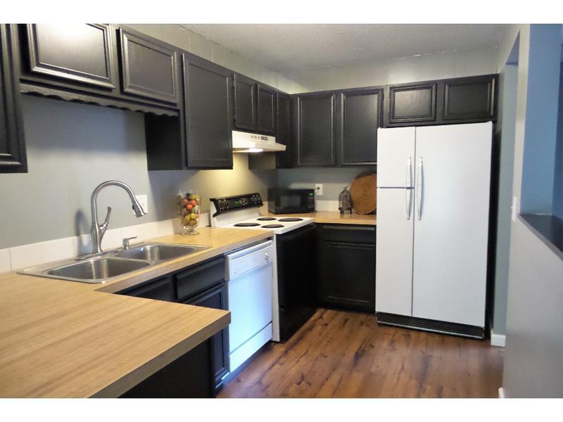 6867 Macbeth Ct, Woodbury, MN 55125