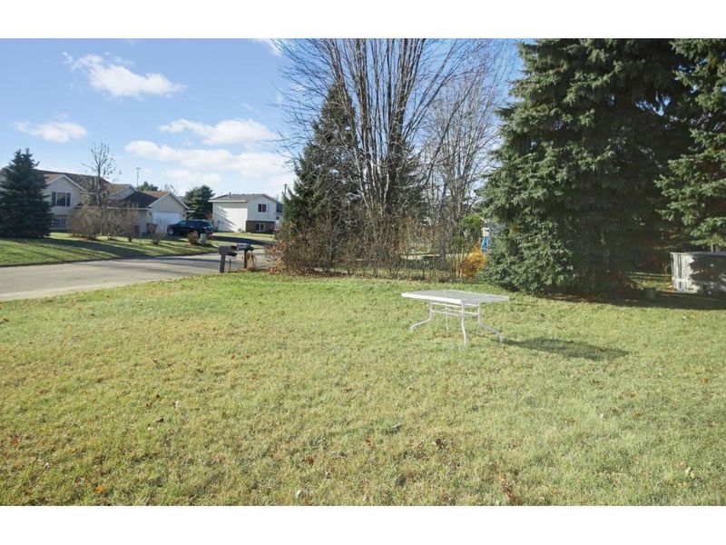 6461 Birch St, North Branch, MN 55056