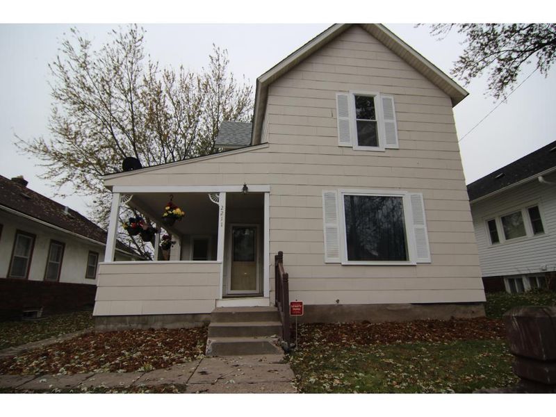 2211 Upton Ave N, Minneapolis, MN 55411