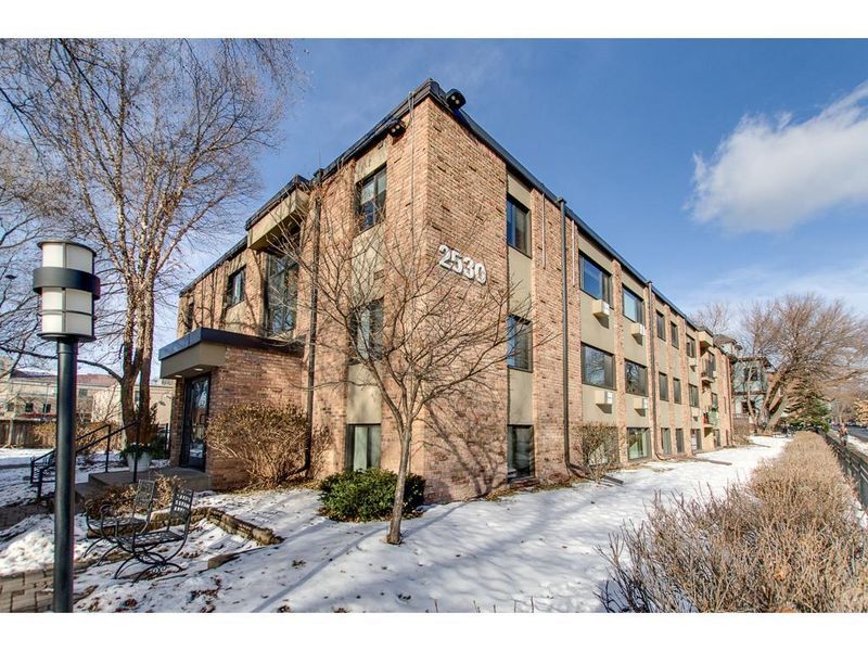 2530 1st Ave S #102, Minneapolis, MN 55404