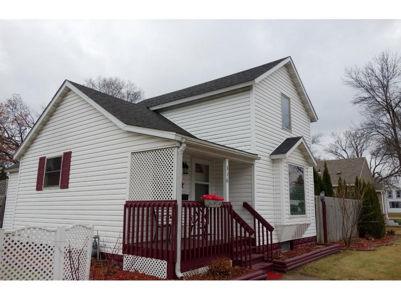 316 N Grove Ave, Owatonna, MN 55060