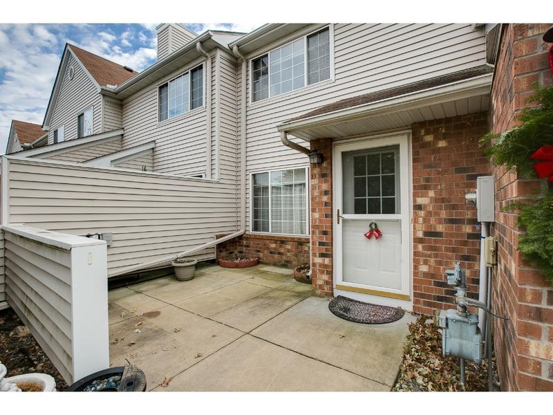 1222 Bay Cv #31, White Bear Lake, MN 55110