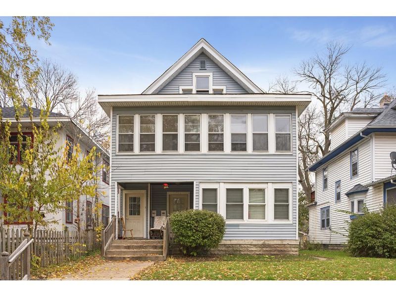 1724 Irving Ave N, Minneapolis, MN 55411