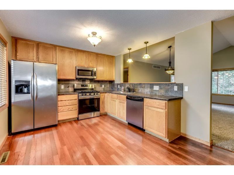 11891 River Hills Dr, Burnsville, MN 55337