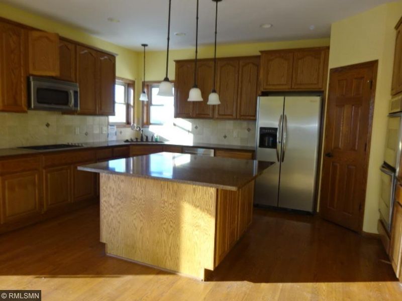 1220 Superior Dr, Northfield, MN 55057