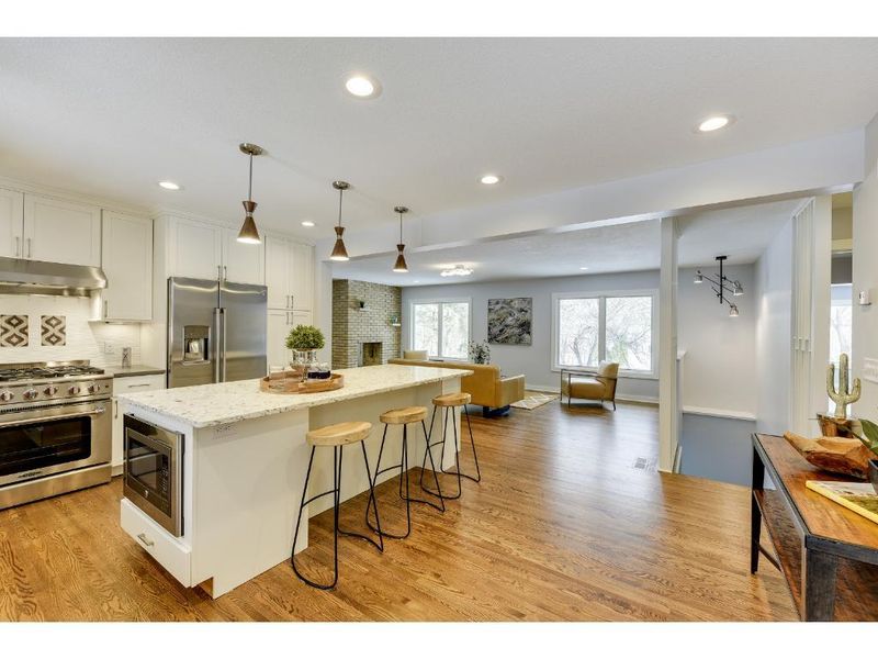 6713 Limerick Ln, Edina, MN 55439