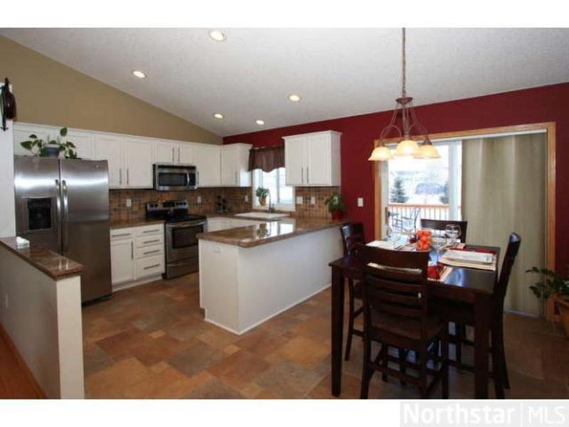 1498 Spinnaker Rd, Waconia, MN 55387