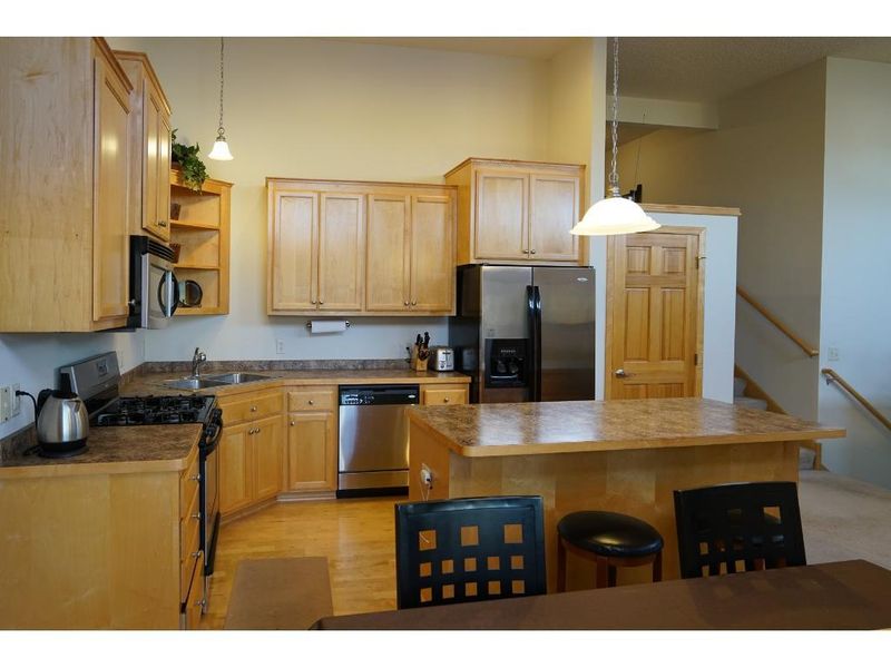 8338 Cedarview Cir, Savage, MN 55378