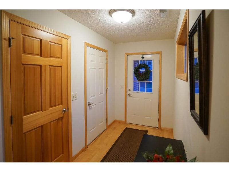 8338 Cedarview Cir, Savage, MN 55378