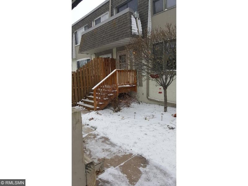 1011 W 105th St, Bloomington, MN 55431