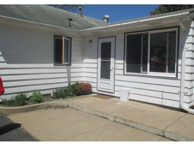 5708 Perry Ave N, Crystal, MN 55429