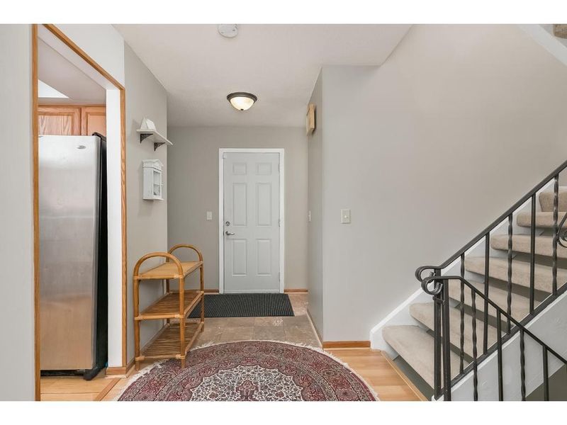 892 Nancy Cir, Shoreview, MN 55126