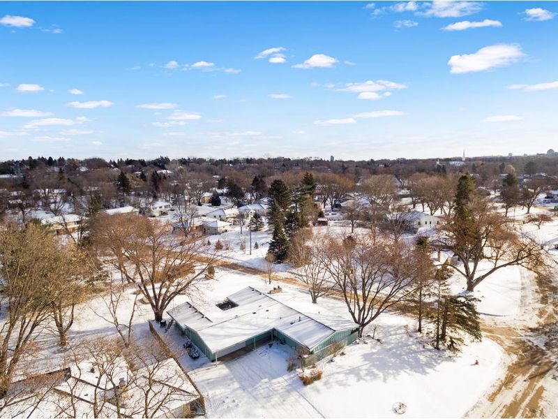 5200 Duggan Pz, Edina, MN 55439