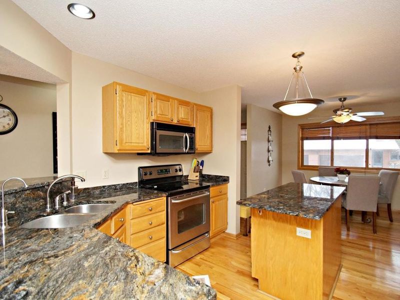 10807 53rd Ave N, Plymouth, MN 55442