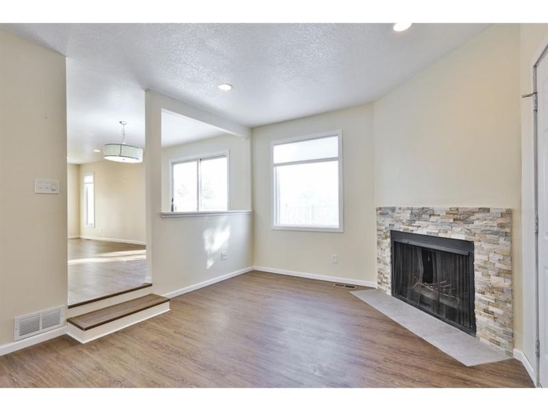 1756 Flamingo Dr, Eagan, MN 55122