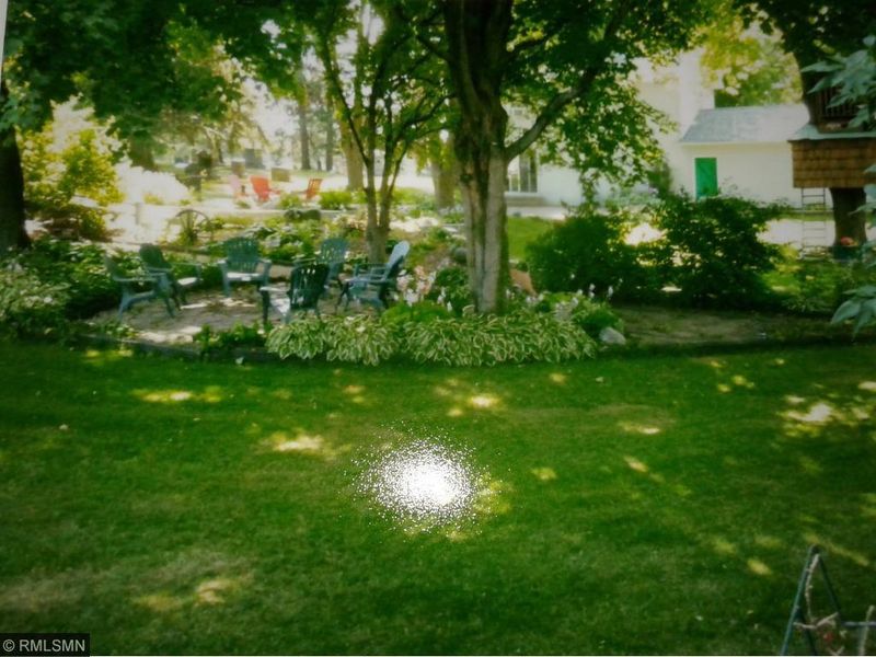 410 4th St N, Winsted, MN 55395