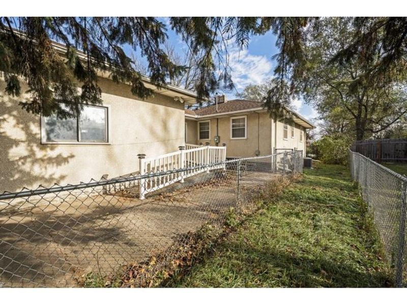 2633 N Ferry St, Anoka, MN 55303