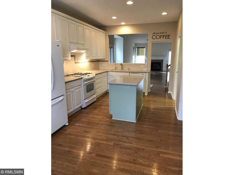 7179 Arthur Dr, Woodbury, MN 55125