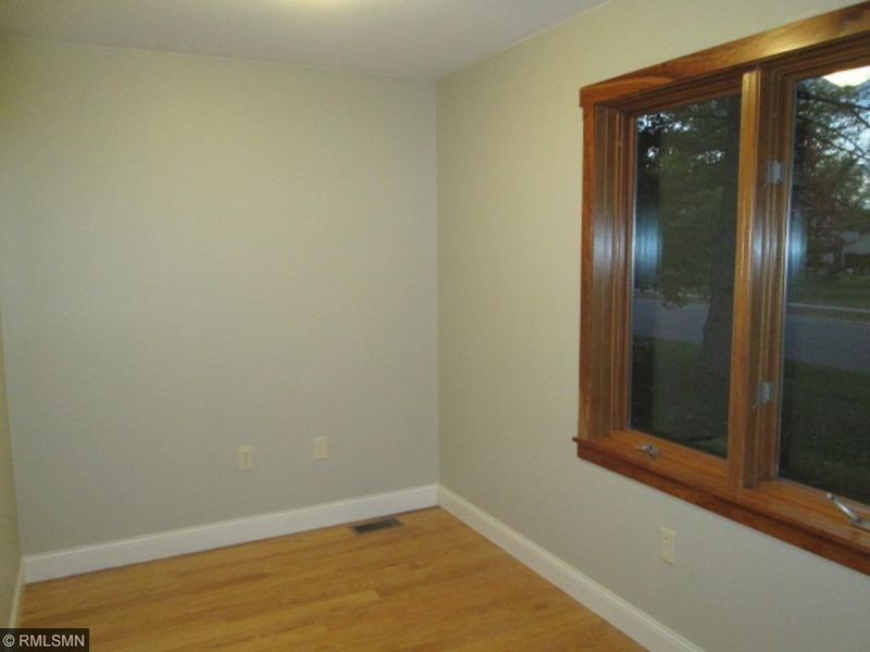 425 5th Ave SW, Cambridge, MN 55008