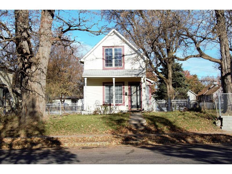 415 Thomas Ave, Saint Paul, MN 55103