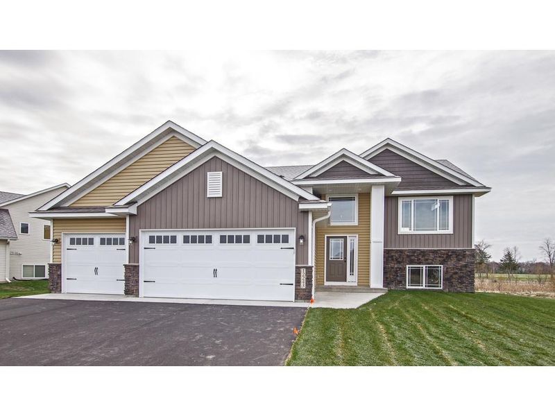 12243 317th Ln, Lindstrom, MN 55045