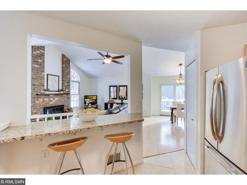 8836 Knollwood Dr, Eden Prairie, MN 55347