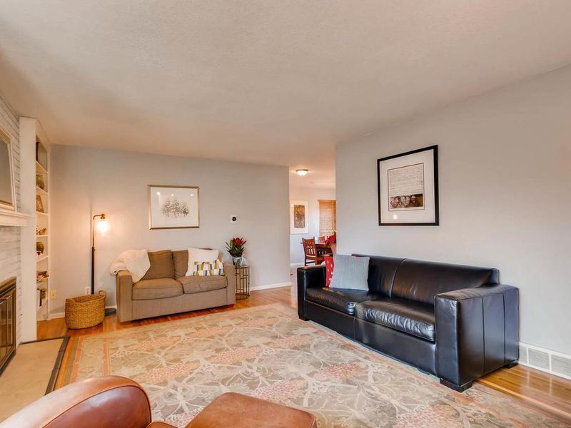 2296 Apache St, Mendota Heights, MN 55120