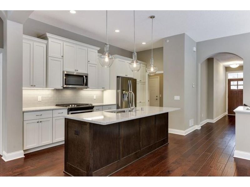1177 Parkview Ct, Victoria, MN 55386