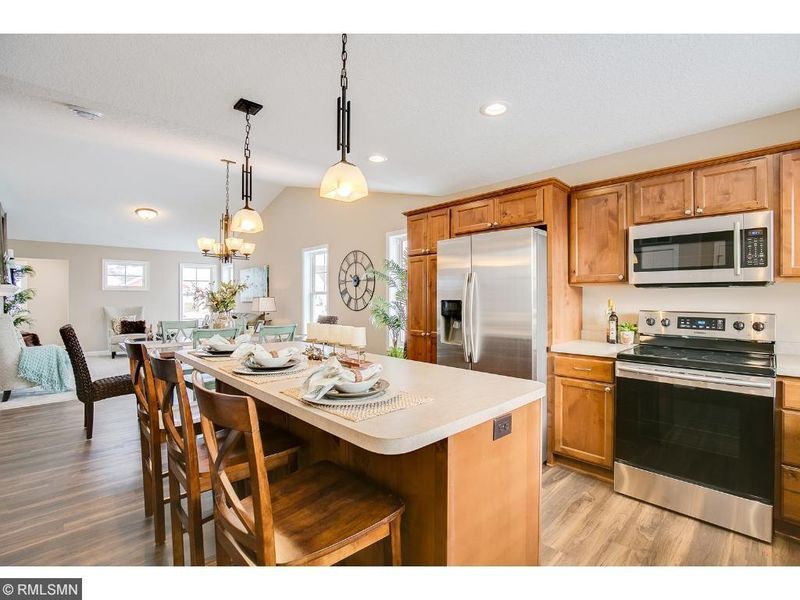480 Roosevelt St S, Cambridge, MN 55008