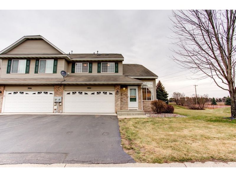 9924 Hamlet Ct S, Cottage Grove, MN 55016