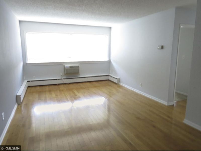 1800 Lasalle Ave #305, Minneapolis, MN 55403