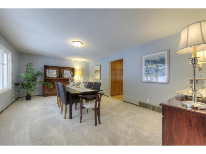 6608 Nordic Dr, Edina, MN 55439