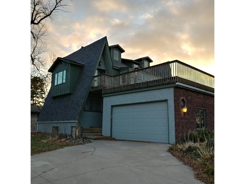 732 Sunshine Ct SE, Forest Lake, MN 55025