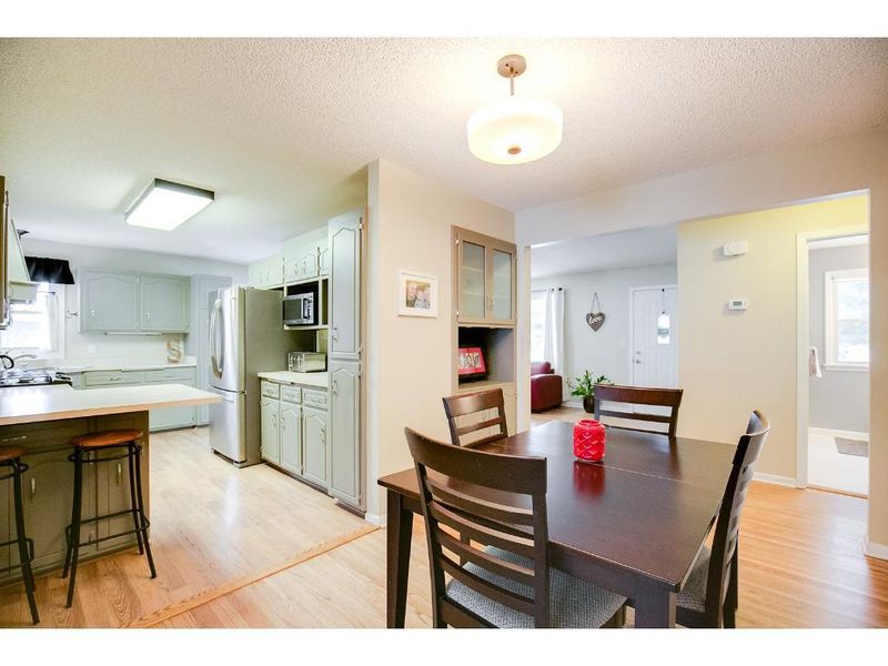 1016 Sumter Ave N, Golden Valley, MN 55427