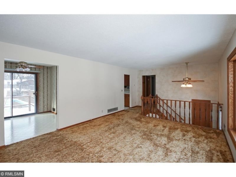 3505 Milton St N, Roseville, MN 55126
